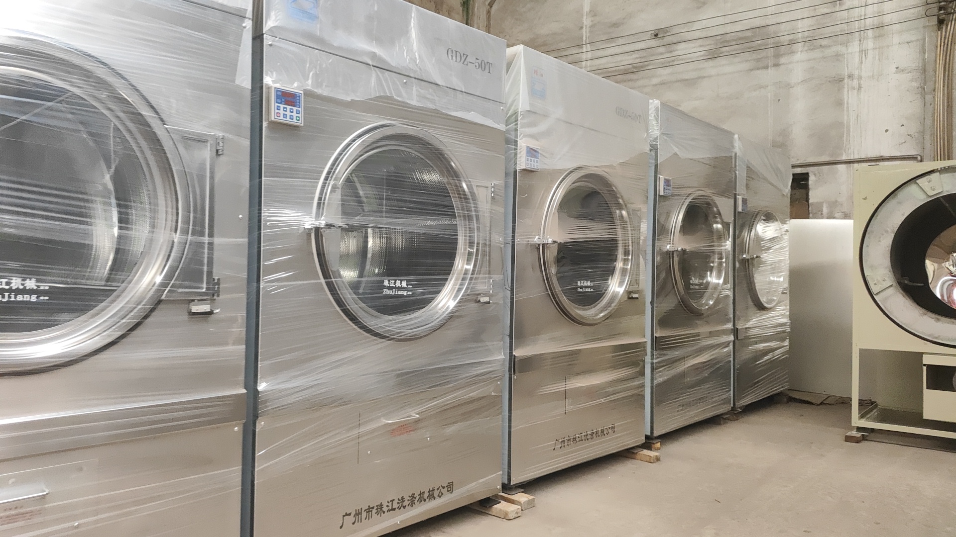 
私立學校和百強企業(yè)選擇工業(yè)級洗衣機的共同標準：珠江洗滌如何獲得信賴？
